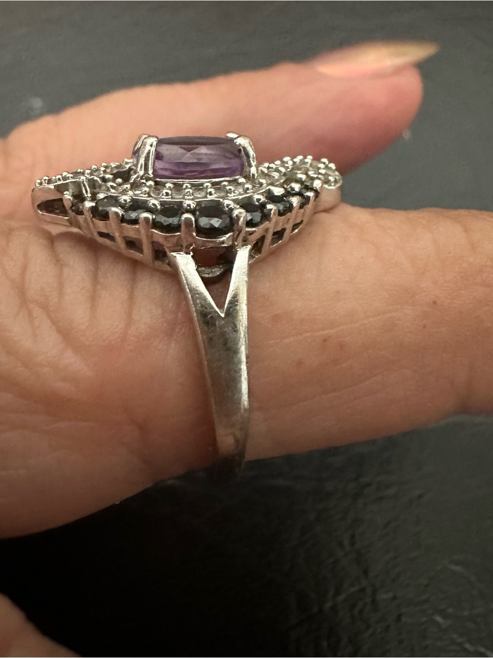 VINTAGE DIAMOM & AMETHYST RING - Picture 4 of 6